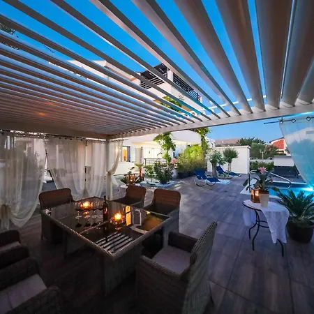 Olive Garden Apartment Sukosan