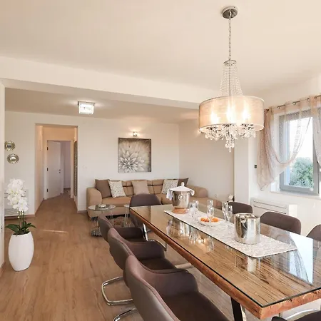 Olive Garden Apartament Sukošan