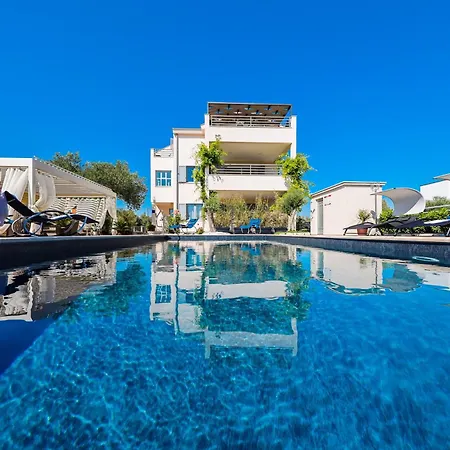 Olive Garden Apartamento Sukošan