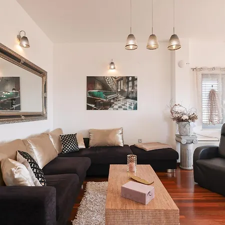 Olive Garden Apartment