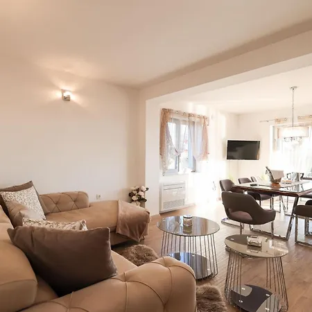 Olive Garden Apartamento Sukošan