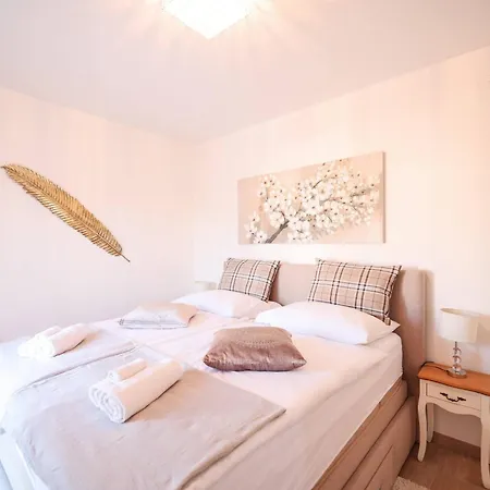 Olive Garden Apartment *